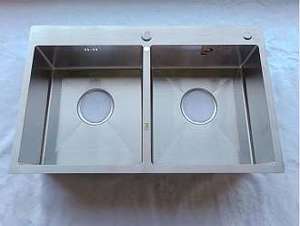 Chậu rửa chén Roland RL8248V (RL 8248V)