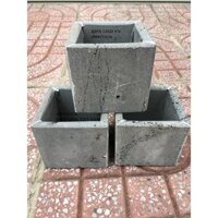 Chậu treo ban công chung cư trồng hoa hình vuông 15x15x15cm bằng đá ong xám tự nhiên sử dụng 5-10 năm ngoài trời