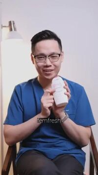 [CHE TÊN] Combo giữ lửa tình yêu: Dung dịch vệ sinh Femfresh Soothing 250ml phòng ngừa viêm nhiễm, Nước hoa vùng kín Foellie 5ml lưu hương tới 48H