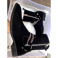 chelsea boot harness