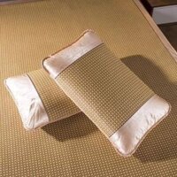 Chiếu muji mây điều hoà
Mùa hè nóng nằm chiếu hạt thì đau hết cả người
Nằm chiếu cói thì nóng ko chịu được
Nên em có