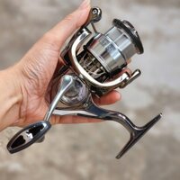 (Chính hãng - Chất lượng) Máy Câu Cao Cấp Daiwa Exist Phiên bản Probes LT - Tay Quay Xoáy Ren cao cấp