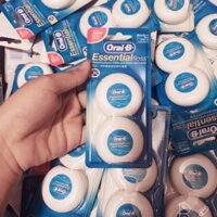 Chính hãng Hộp 2 cuộn Chỉ Nha Khoa Oral-B Floss Essential Menthol (50m)