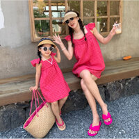 Chơi cùng nhau mùa hè trang phục cha mẹ-Con Trai màu hồng mâm xôi Thanh Long cô gái phong cách mẹ và con gái váy kẻ sọc tay áo Xiaofei H2 x 7