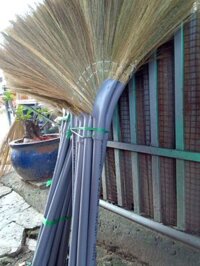Chổi quét nhà, chổi bông cỏ cán nhựa xám