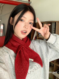 Chứa Len ~ Khăn quàng cổ tam giác dệt kim màu trơn dành cho nữ Thu Đông 2024 Phong cách mới Ấm áp chống lạnh Tất cả-