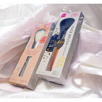 Cọ/ Chổi đánh má Daiso Nhật bản