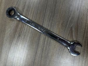 Cờ lê vòng miệng tự động Sata 43-213