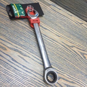 Cờ lê vòng miệng tự động Sata 43618, 24mm