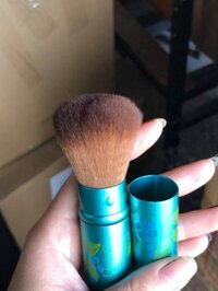 Cọ má hồng hộp thiếc có nắp (kiện 500 cái)