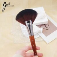 Cọ phủi phấn Makeup Forever 134