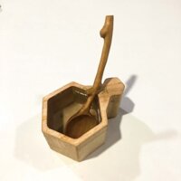 Cốc gỗ/ly gỗ Ash tự nhiên nguyên khôia hình lục giác có tay cầm