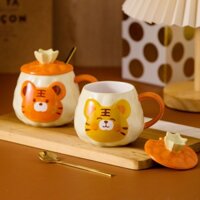 Cốc Sứ Uống Nước Có Nắp Và Muỗng In Hình Năm Con Hổ Dễ Thương