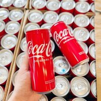 Coca Cola Nhật Bản Vị Truyền Thống 250ml – 1 Thùng 30 Lon