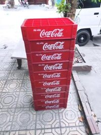 coca- cola vỏ nhựa cũ chứa chai