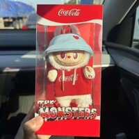 [Cod] Búp bê sang trọng Labubupu Coca-Cola Series, Móc khóa hoạt hình Pop Mart Mô hình sưu tập Tượng búp bê Labubububu, Mũ trang phục đồ chơi chống thất lạc Kawaii Labububupu Mặt dây chuyền sang trọng cho cặp đôi bé gái