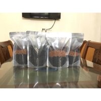 Combo 2 kg gồm: 1 kg đỗ đen, gạo lứt huyết rồng, đỗ đỏ và 1 kg đỗ đen, đỗ đỏ rang tay hạ thổ