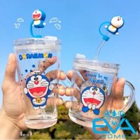 Combo 2 Ly Thuỷ Tinh Chia Vạch Hoạ Tiết Mèo Doremon Có Nắp Đậy Kín Hơi Tặng kèm Nắp Đậy Ống Hút 3D Hoạt Hình