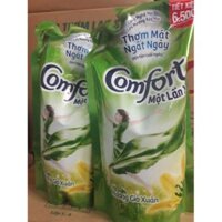 Combo 2 túi xả vải comfort hương gió xuân 800ml giá hấp dẫn.