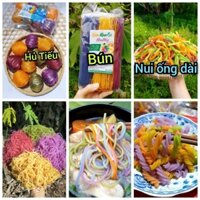 Combo 3kg gồm: 1kg Hủ Tiếu Rau Củ + 1kg Bún Rau Củ +  1kg Nui Ống Dài Rau Củ (tặng 700gr nui xoắn rau)