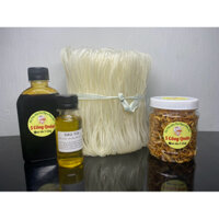 combo 4 món: hủ tiếu, nước sốt trộn khô, dầu tỏi, hành phi.