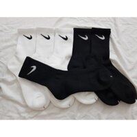 Combo 5 Đôi Tất thể thao cao cổ Nike (2 đen , 3 trắng) Tặng thêm 1 đôi đen - Free ship + Quà tặng từ TatsTats.vn