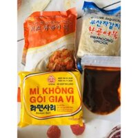Combo bánh gạo nhân phô mai gói đỏ siêu tiết kiệm ( 500g bánh gạo nhân phô mai, mì không vị ottogi, chả cá, sốt)
