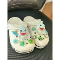 combo cá xanh dép sục baya crocs cho bé màu trắng, giày kids siêu mềm( có tặng kèm 2 chíp nháy)