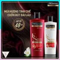 Combo Dầu gội đầu 640g + Dầu xả 620g TRESemmé Keratin Smooth Tinh dầu Argan và Keratin vào nếp suôn mượt