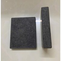 Combo gồm 2 miếng Đá núi lửa nướng thịt bò steak giữ nhiệt lâu không khói  KT 9 cm x 20 cm Dày 3cm