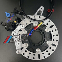 Combo như ảnh đĩa thắng trước( đĩa đen NVM 220 4lỗ+heo nisin bạc 2pis+dây dầu + pát CNC cao cấp )sử dụng cho các dòng