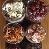 Combo quà Tết 2_mứt me, chùm ruột xốc muối, khô gà lá chanh