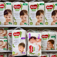 Combo2 Bịch Tã/Bỉm dán sơ sinh Huggies Platinum NatureMade NB60 (dưới 5kg)/S82(4-8kg) /M64(6-11kg)/L54/XL44