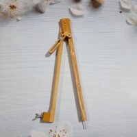 Compa gỗ dành cho giáo viên - dùng được phấn và bút viết bảng - dài 38cm, độ rộng bán kính 40cm