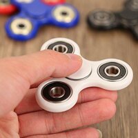 Con Quay Giải Trí 3 cánh Fidget Spinner hiện đại con quay spinner kim loại