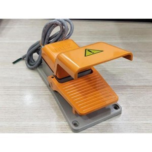 Công tắc bàn đạp Hanyoung HY-105