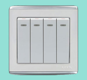Công tắc bốn 1 chiều UTEN V4.0GK41