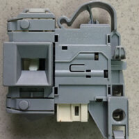 Công tắc cửa Máy Giặt Electrolux 3 chân vuông HÀNG THÁO MÁY Điện Lạnh Thuận Dung