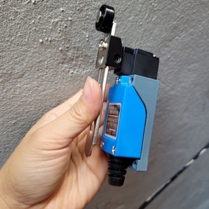 Công tắc hành trình ME-8108