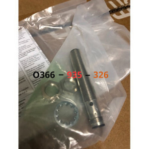 Cảm biến tiệm cận Omron M12 E2B-M12LS04-M1-C1