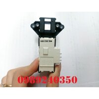 Công tắc khóa cửa máy giặt Toshiba TW - BK105S2V 9,5kg cửa ngang chính hãng