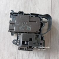 Công tắc khóa cửa máy giặt AQUA  ĐỜI MỚI màu đen ,loại bắt vít  EG 380869.1