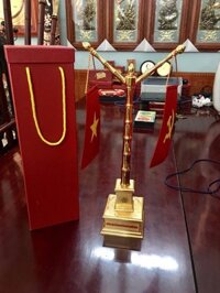 Cột cờ để bàn làm việc 42cm bằng đồng mạ vàng 24k