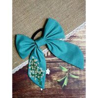 Cột nơ thêu hoa thạch thảo trắng