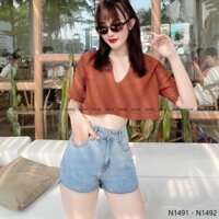 Croptop hè này đang rất được lòng chị em, sắm ngay 1 em áo để kịp bắt trend nào 🌼 ✨ , mix chất siêu xịn xò cùng suông bò