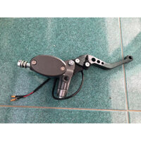 củ dầu trên xe điện xmen ốc to/ củ phanh dầu trên xmen