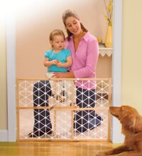 Cửa Nhựa Khung Gỗ Safety 1st