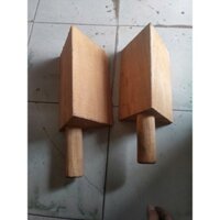 Cục canh bánh xe  bằng gỗ dùng để chèn bánh xe tải, xe khách, xe nâng, xe đẩy hàng, gỗ đẹp xịn, giá 1 cái.