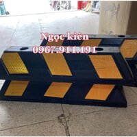 Cục chặn bánh xe ô tô cao su 500mm ( cao cấp )