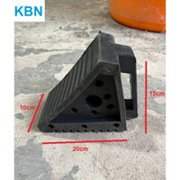 Cục chèn bánh xe ô tô cao su KBN RS cao 15cm chèn xe tải dưới 1 tấn xe du lịch 4-9 chỗ, giá rẻ